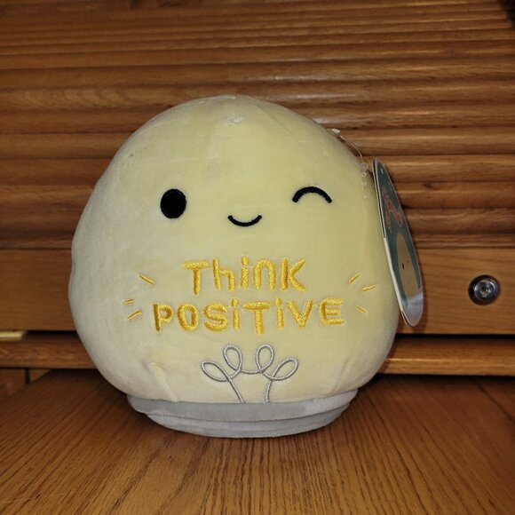 Squishmallows, Crissle the Lightbulb - Picture 1 of 4